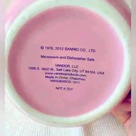 Hello Kitty Pink Rounded Mug 2012 - Picture 3 of 5